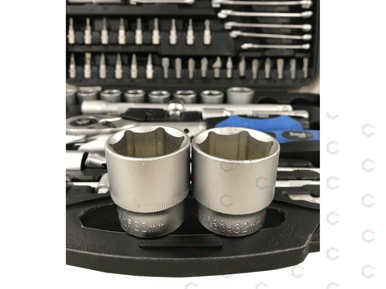 Galvučių ir raktų rinkinys | 1/4" + 1/2" | 94 vnt. (BS0094) 2 Galvučių ir raktų rinkinys | 1/4" + 1/2" | 94 vnt. (BS0094) 2