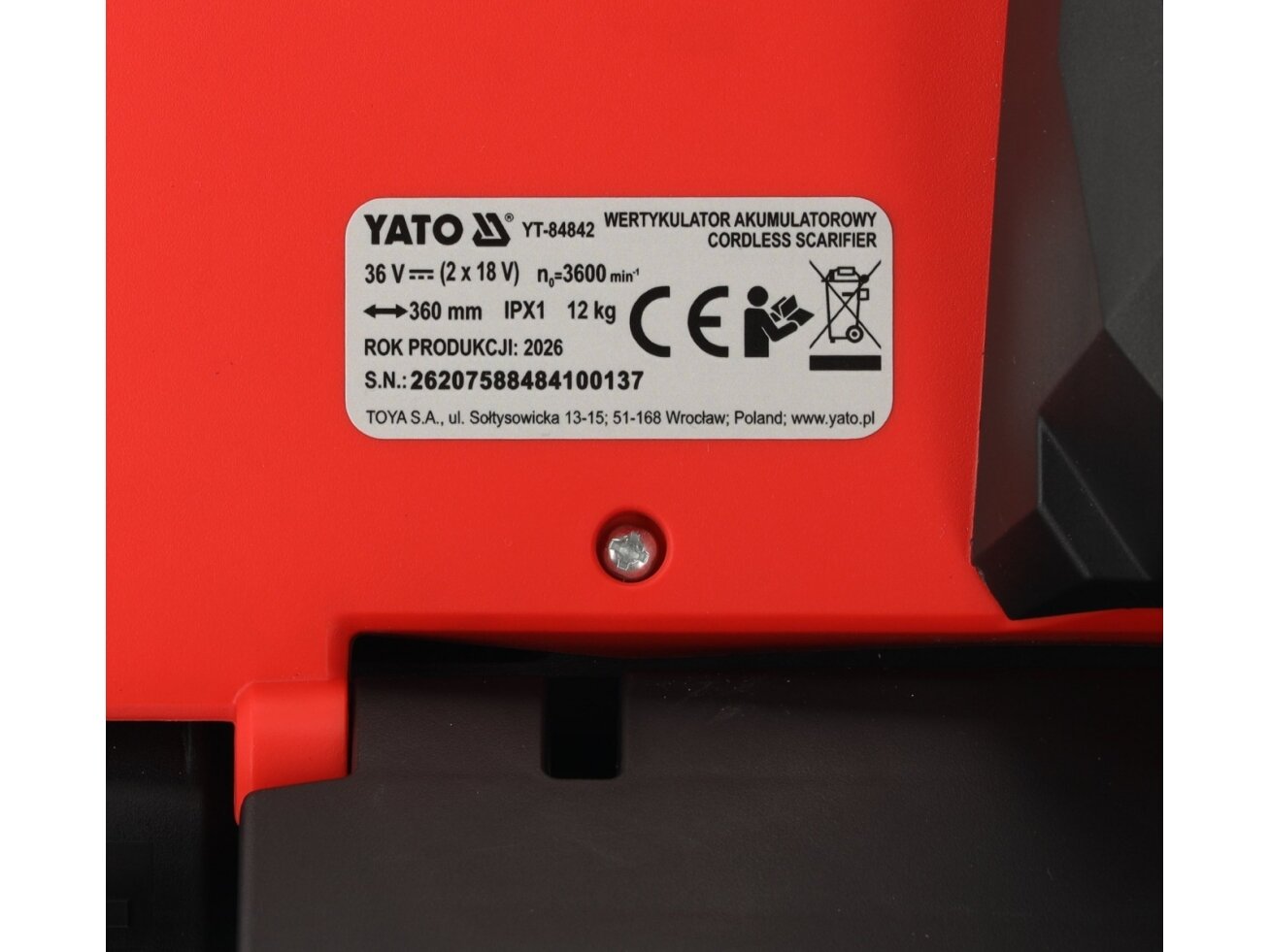 Akumuliatorinis vejos skarifikatorius-aeratorius 2 × 18 V, 360 mm, 900 W, su 2 × 4 Ah akumuliatoriais ir įkrovikliu YATO (YT-84841) 12
