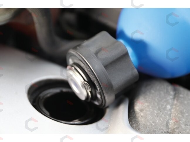Alyvos piltuvas su bajonetiniu adapteriu | VAG, Mercedes-Benz, BMW, Porsche, Volvo (8899) 2 Alyvos piltuvas su bajonetiniu adapteriu | VAG, Mercedes-Benz, BMW, Porsche, Volvo (8899) 2