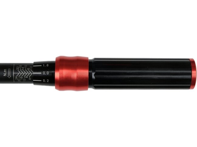 Dinamometrinių raktų rinkinys | 1/4", 3/8", 1/2" | 2–220 Nm | 9 vnt. (YT-07716) 12 Dinamometrinių raktų rinkinys | 1/4", 3/8", 1/2" | 2–220 Nm | 9 vnt. (YT-07716) 12