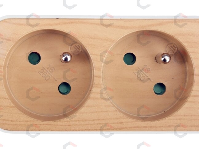 Maitinimo laidas/ilgintuvas su įžeminimu (medžio imitacija) | 3 lizdai + USB | 1,0 mm2 | 1.4 m (72343) 3 Maitinimo laidas/ilgintuvas su įžeminimu (medžio imitacija) | 3 lizdai + USB | 1,0 mm2 | 1.4 m (72343) 3