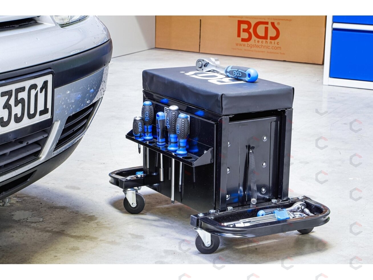 Mechaniko kėdutė – mobili su 3 stalčiais – 150 kg (2859) 2 Mechaniko kėdutė – mobili su 3 stalčiais – 150 kg (2859) 2