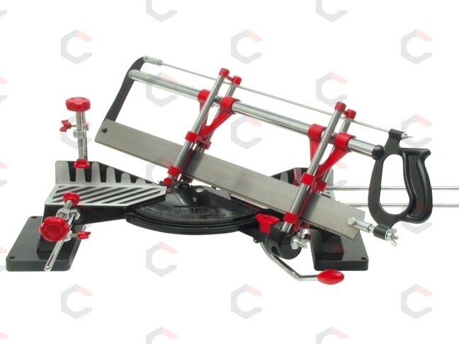 Pjūklas kampinis medžiui 550mm - dviejų plokštumų TUV/GS (29050) Pjūklas kampinis medžiui 550mm - dviejų plokštumų TUV/GS (29050)