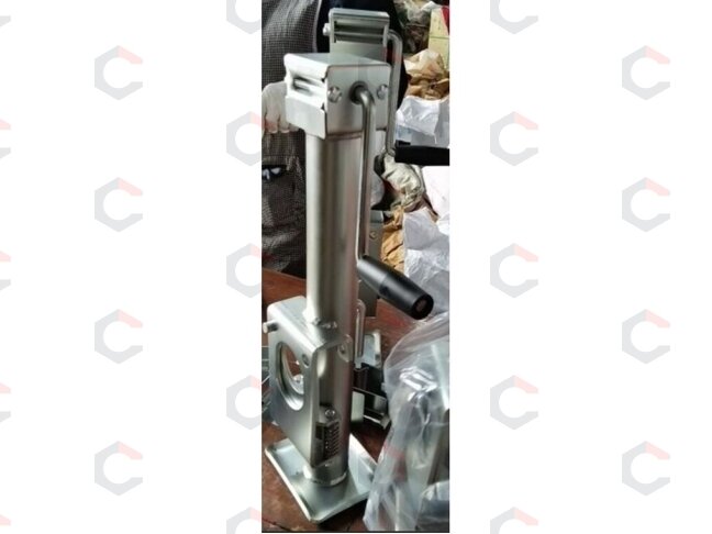 Priekabos / treilerio domkratas 3500LBS (TJ3500) 4 Priekabos / treilerio domkratas 3500LBS (TJ3500) 4