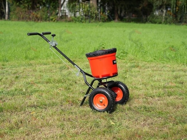 Rotacinė sodo sėjamoji-barstytuvas Yato | 23 l | 25 kg (YT-86715) 11 Rotacinė sodo sėjamoji-barstytuvas Yato | 23 l | 25 kg (YT-86715) 11